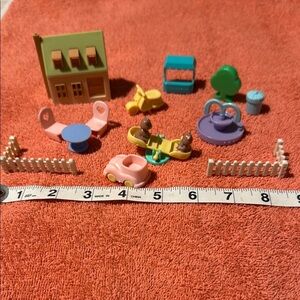 Vibrant Pink and Green Action Figures Playset